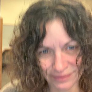 Meet your Posher, Dee